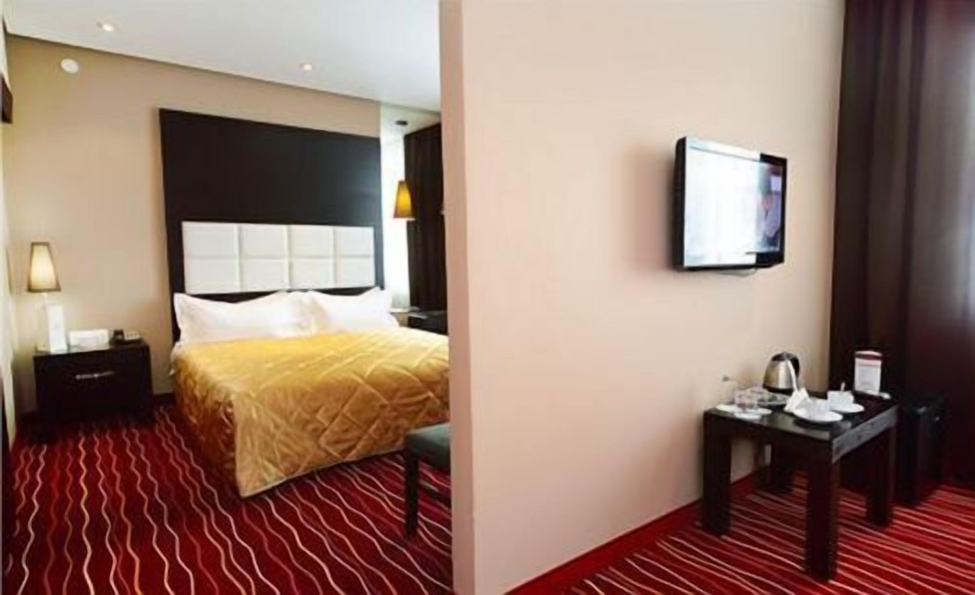 Manhattan Astana Hotel Luaran gambar